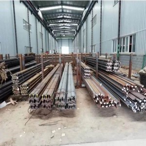 Manufaktur 1/6China Supplier Railroad Steel Rail Heavy Railway Rail dan Light Railway Rail Track untuk Pertambangan dan Derek